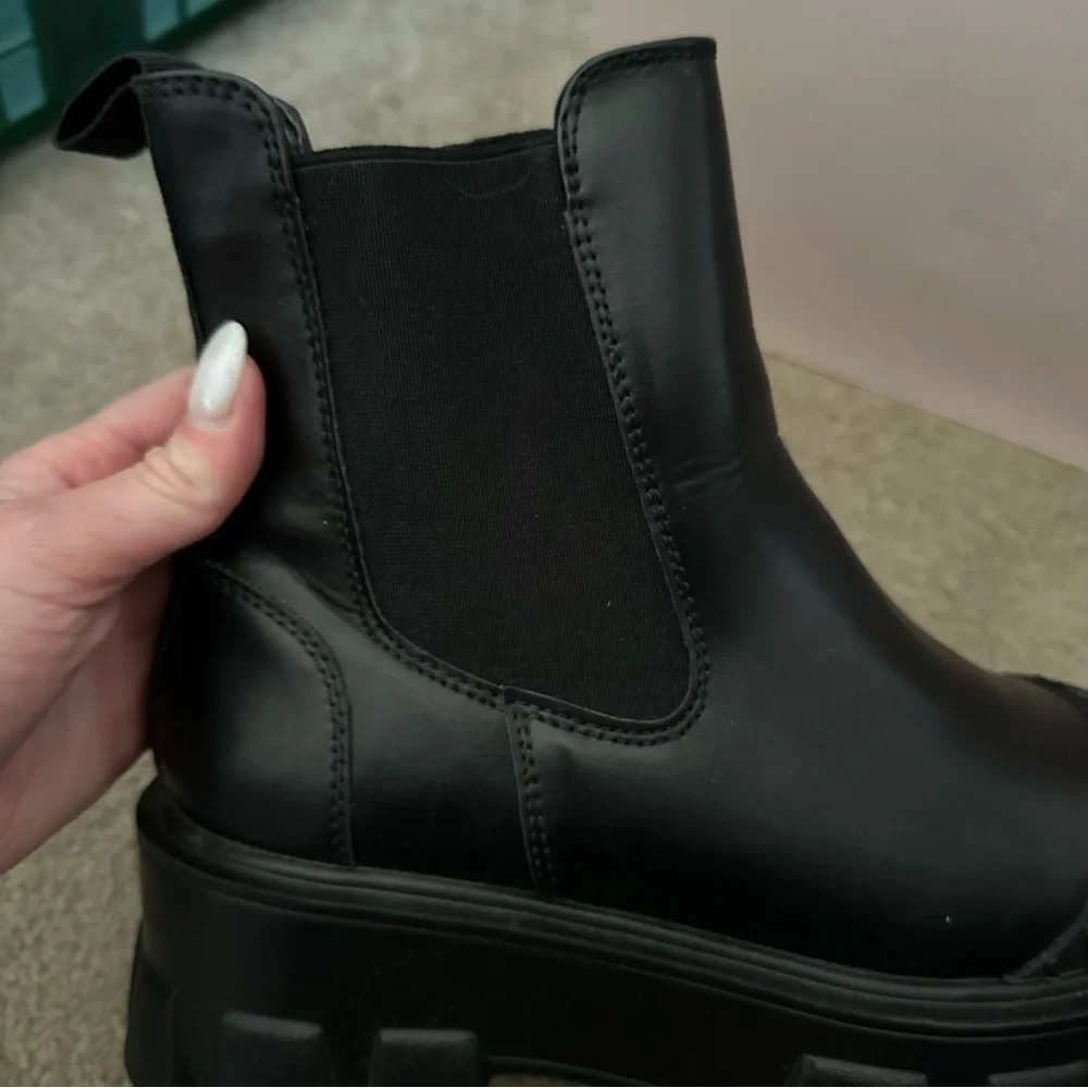 Black Boots